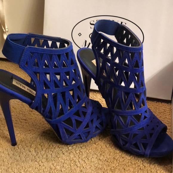 Heels - Picture 3 of 3